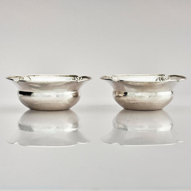 Georg Jensen, a pair of silver bowls, model '25', Copenhagen 1918, Swedish import marks GABF.
