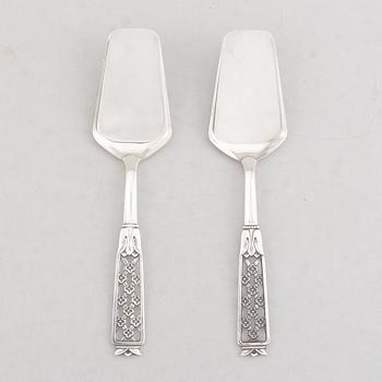 A Pair of Silver Servers, model Prinsess, Cesons Guldvaru AB, Gothenburg 1965-1987.