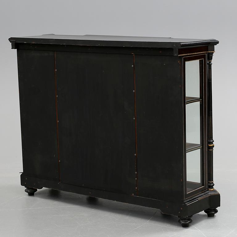 VITRINSKÅP, Frankrike, sent 1800-tal.