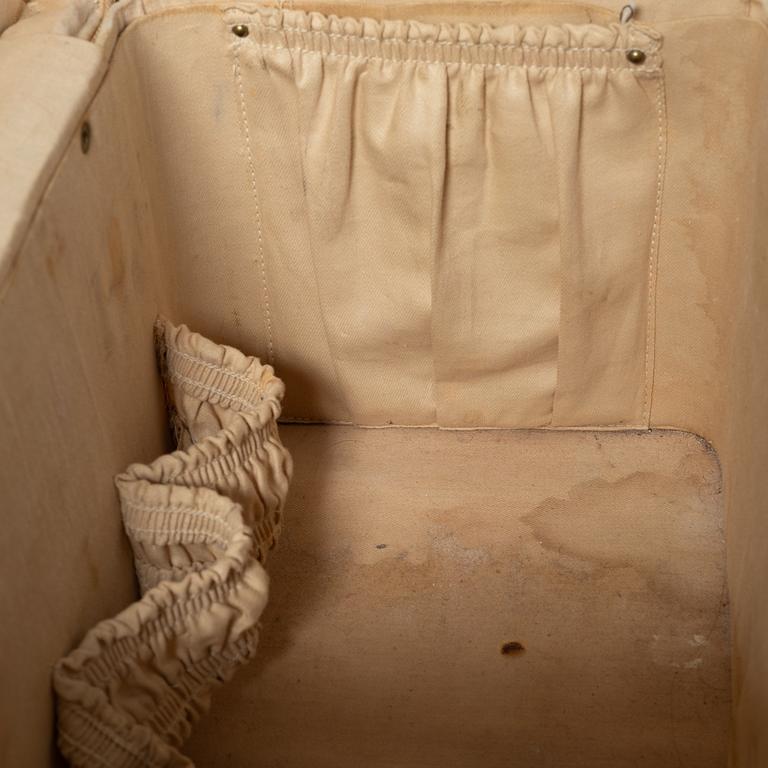 Louis Vuitton, Beauty box/ Vanity case, vintage.