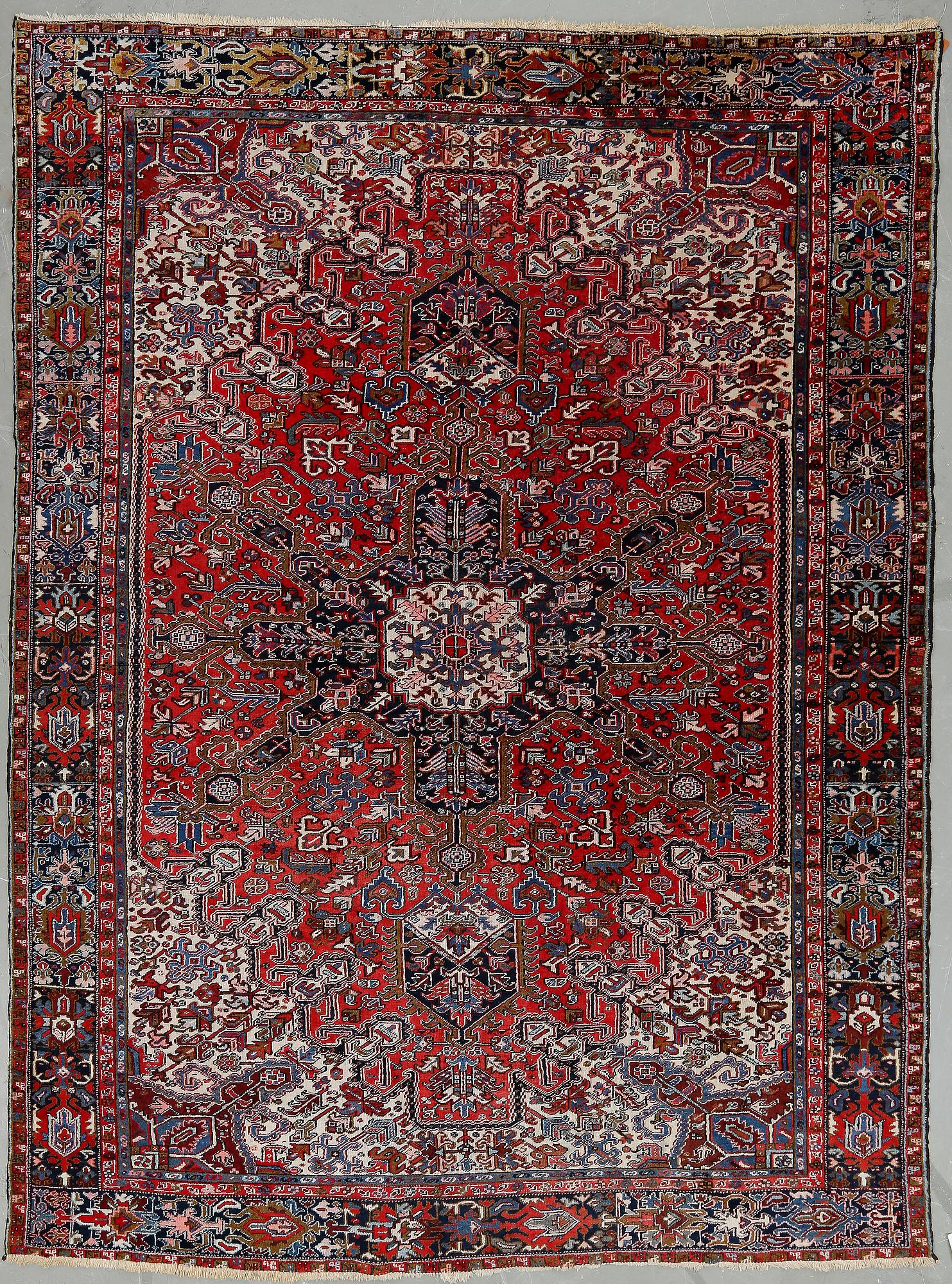 MATTA, semiantik/old Heris. Ca 391x300 cm.