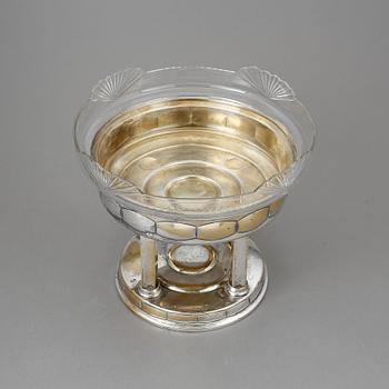 UPPSATSSKÅL, nysilver och glas. 1920-tal.