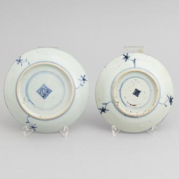 Skål samt 6 assietter, Mingstil, porslin, Kina, Qingdynastin, 1800-tal.