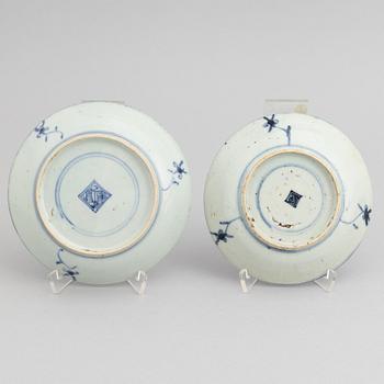 A Chinese blue and white bowl and six small dishes, Ming style, Qing dynasty, 19th century.