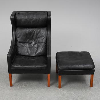 BØRGE MOGENSEN, fåtölj med fotpall modell 2204, Frederica Stolefabrik, Danmark, 1900-talets andra hälft.