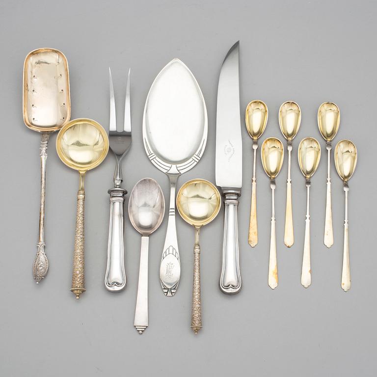 PARTI DANSKT SILVER, 13 delar, bland annat Harald Nielsen för Georg Jensen, vikt ca 376 gram.