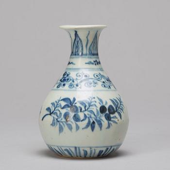 SKÅL, VAS samt FAT, porslin. Thailand, 16/1700-tal.