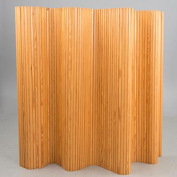 ALVAR AALTO, skärm, Artek, 1900-talets mitt. Ca 150x200 cm.