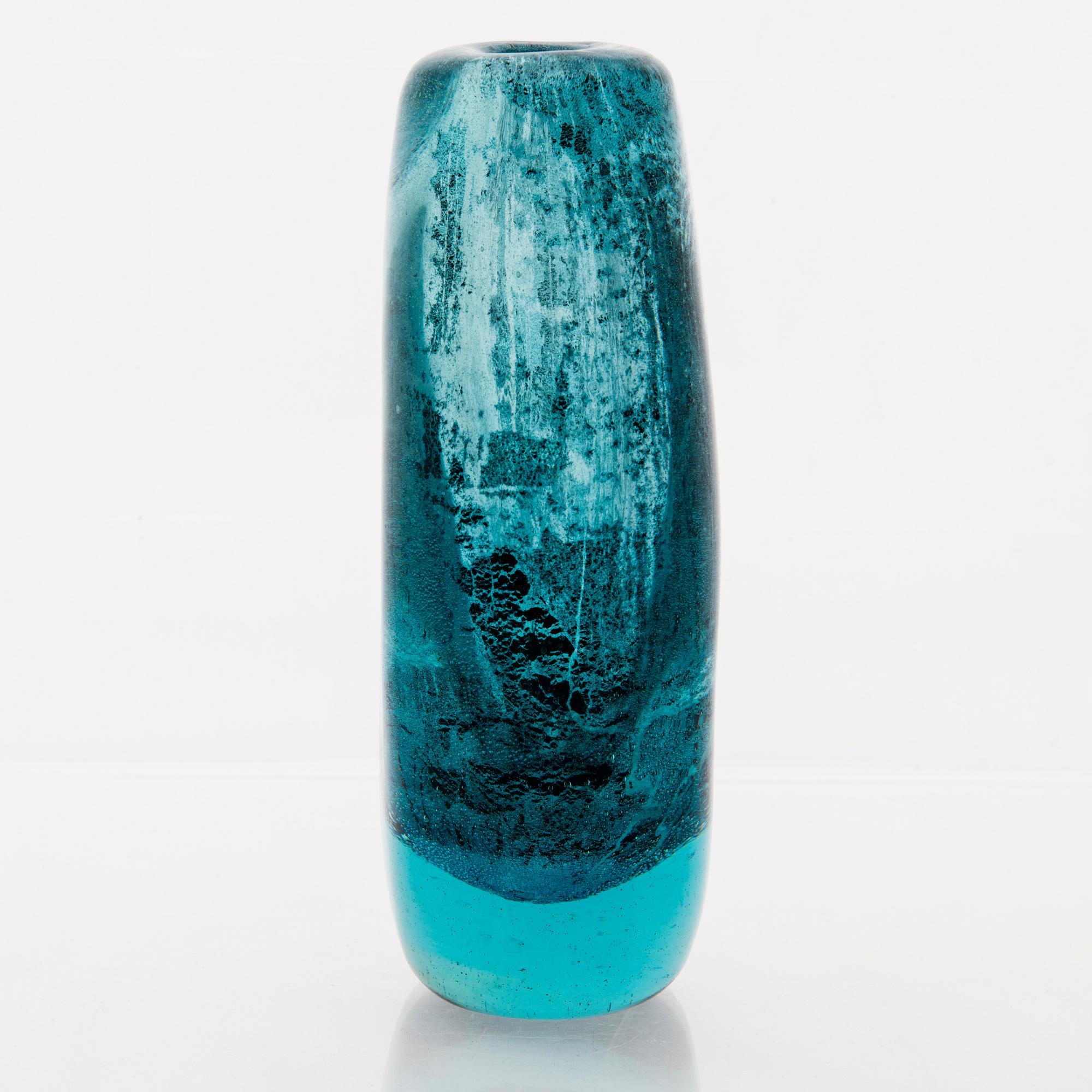 ELLA VARVIO, A glass vase/ sculpture, signed Ella Varvio 2016.