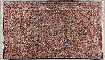 MATTA, Kirman, 1900-talets fjärde kvartal, 250 x 150 cm.