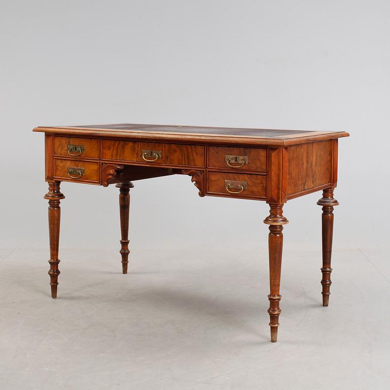 SKRIVBORD, nyrenässans, 1800-talets slut.