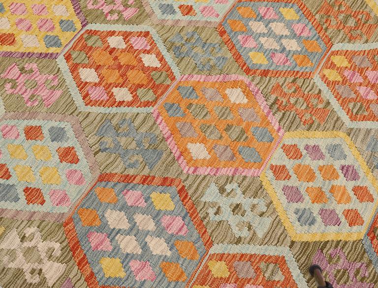 A Kelim carpet, 258 x 190 cm.