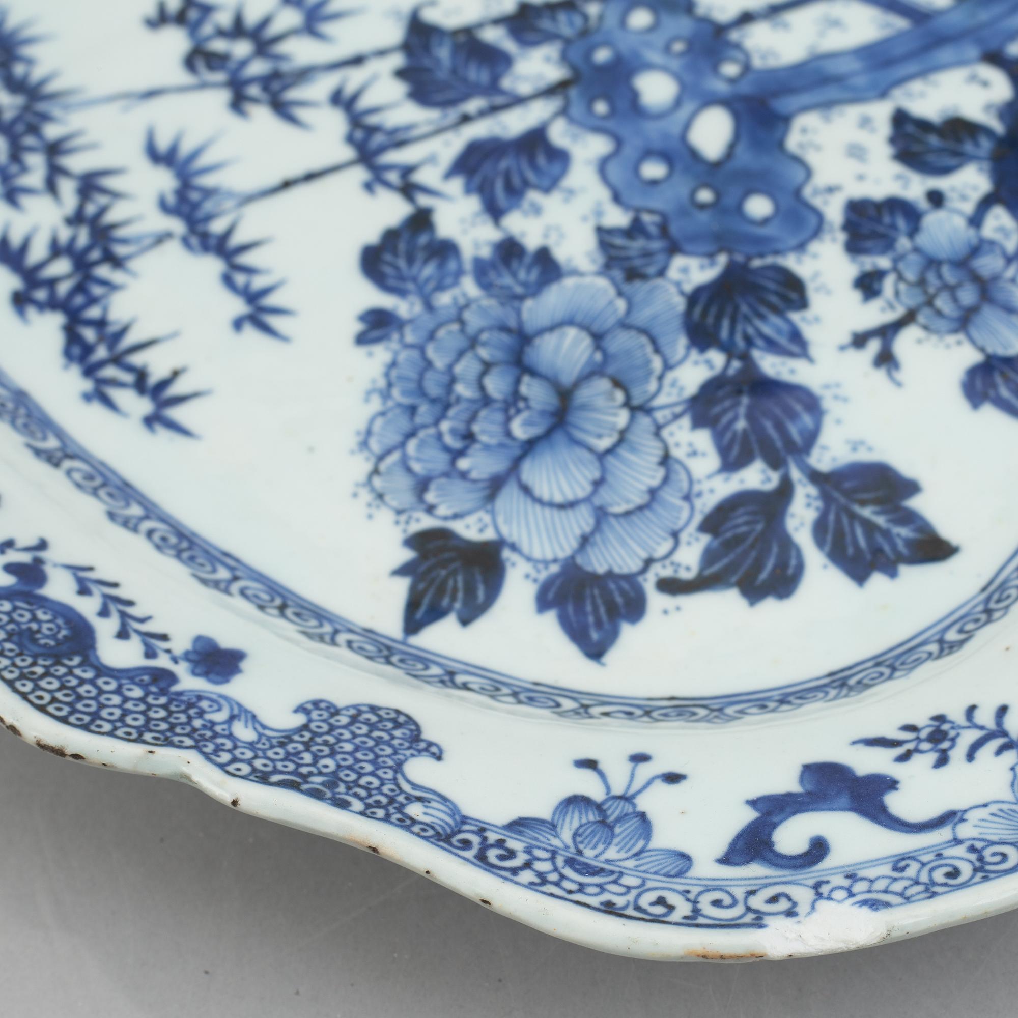 Five pieces of blue and white Chinese porcelain, Qing dynasty, 18th-19th century.