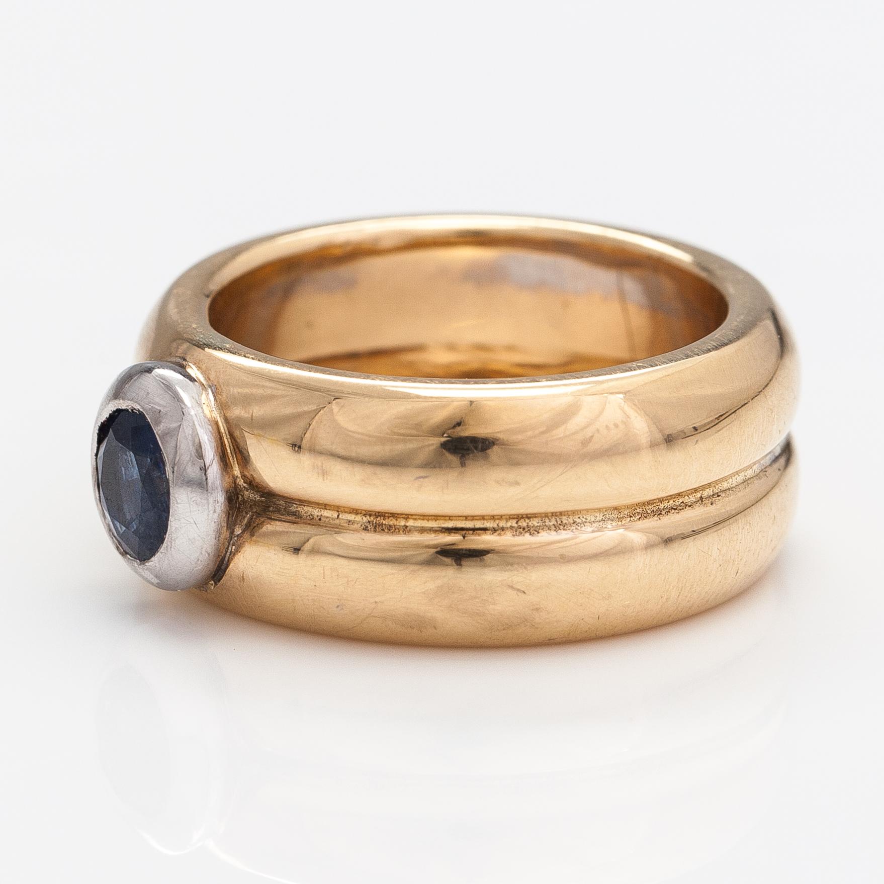 Ring, 14K guld och safir. Tiina Arkko Helsingfors 1996.