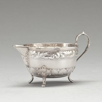 KAFFEKANNA samt GRÄDDKANNA, silver A.Steffensen, 1920, Danmark. Tot vikt ca 660 g.