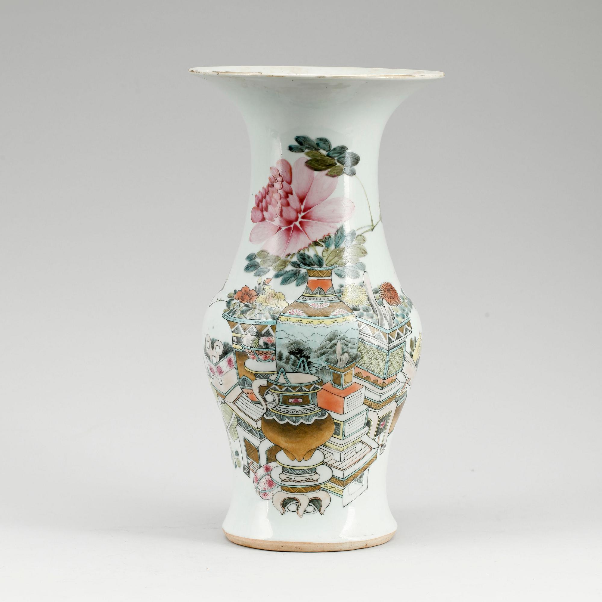 VAS, porslin, Kina, 1900-tal.