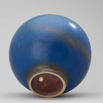 A Berndt Friberg stoneware vase, Gustavsberg Studio 1957.