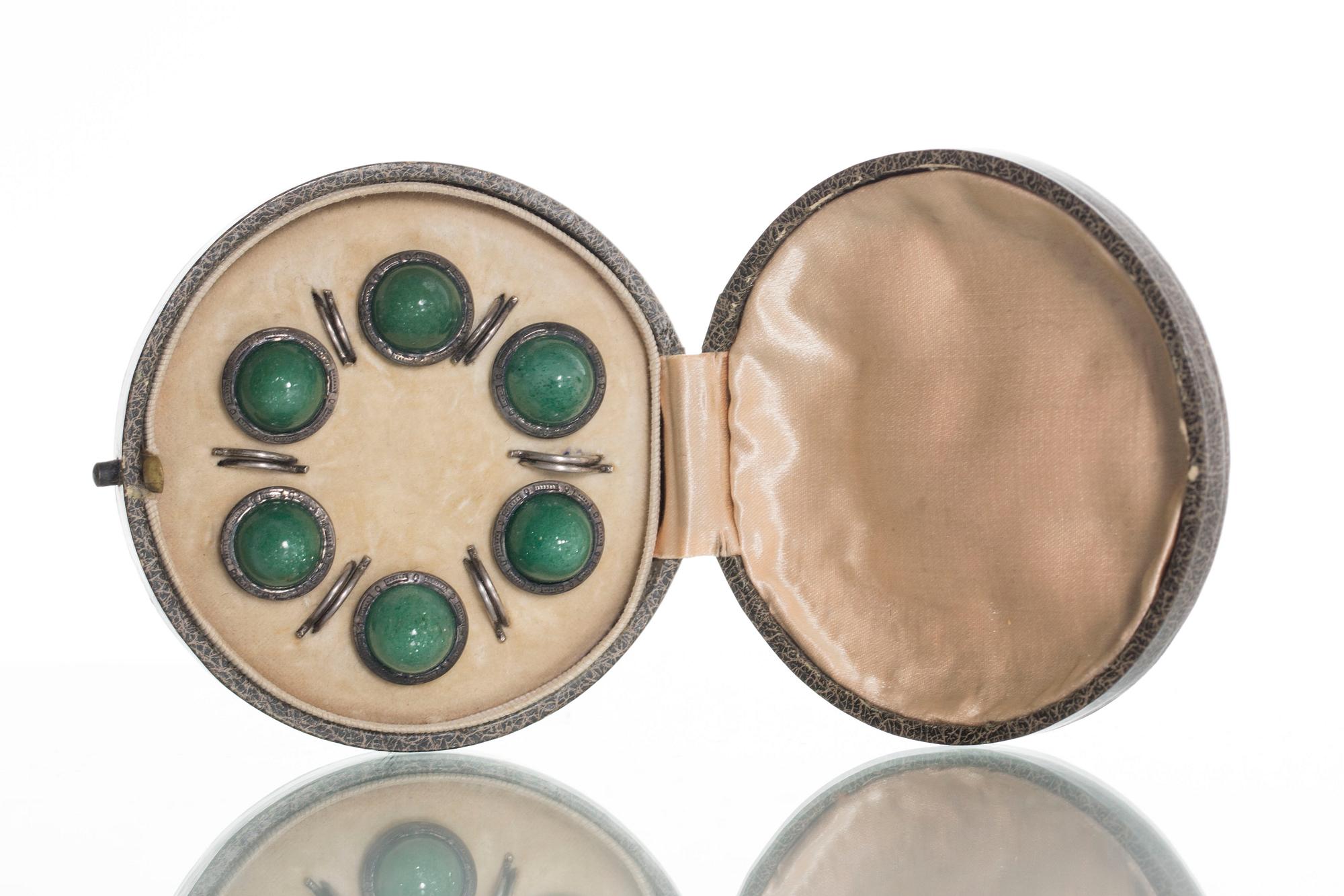 KNAPPAR, 6 st, silver med cabochonslipade aventurinkvarts.