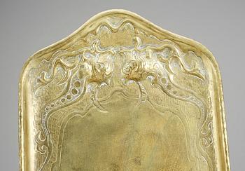 BRICKA, mässing, Lisa Andersson (Koppar-Lisa), tillskriven, Jugend, 1900-talets första hälft.