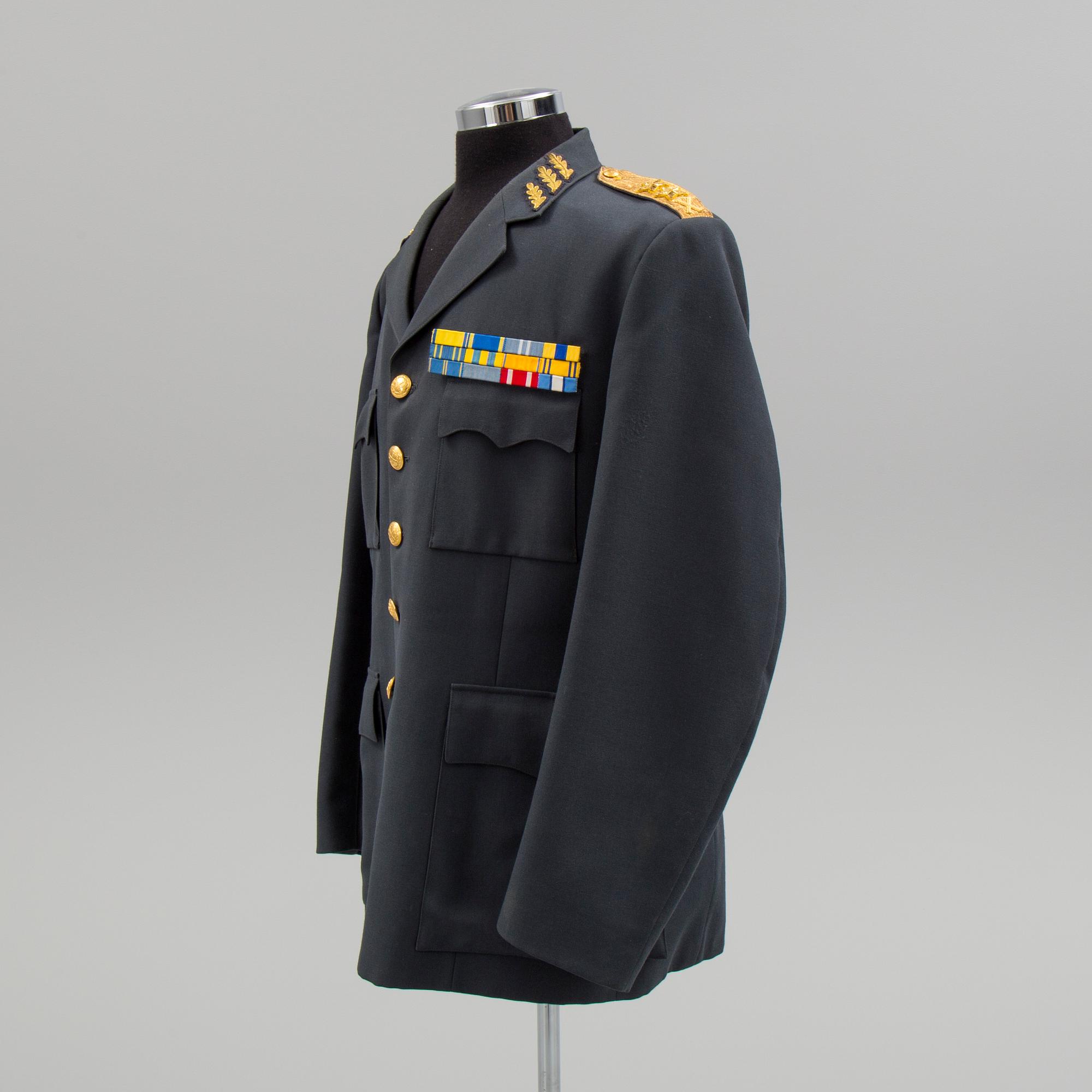 UNIFORMSPERSEDLAR för generalmajor i svenska armén, 1900-talets slut.