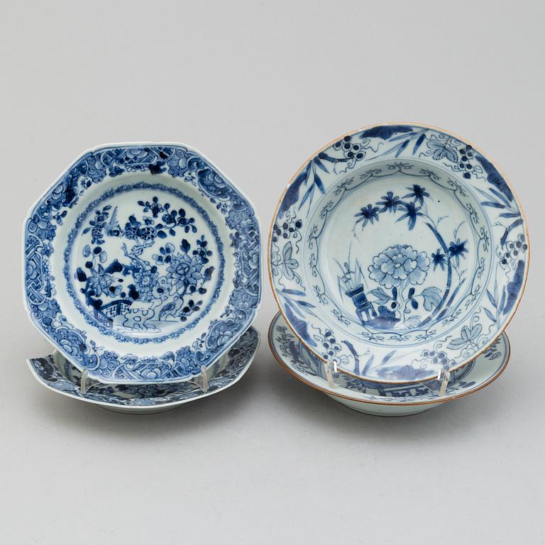A set of eight blue and white dessert dishes, Qing dynasty, Qianlong (1736-95).