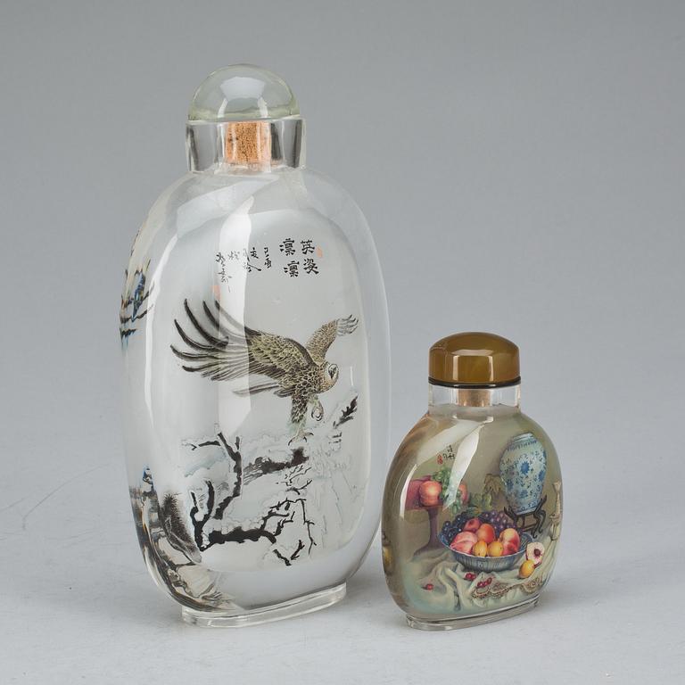 FLASKOR, 2 st, glas, Kina 1900-tal.