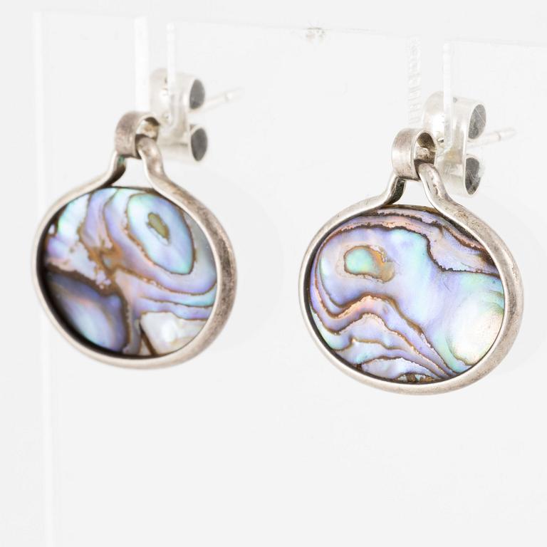 Vivianna Torun Bülow-Hübe, a pair of earrings in silver with mother-of-pearl and abalone shell.