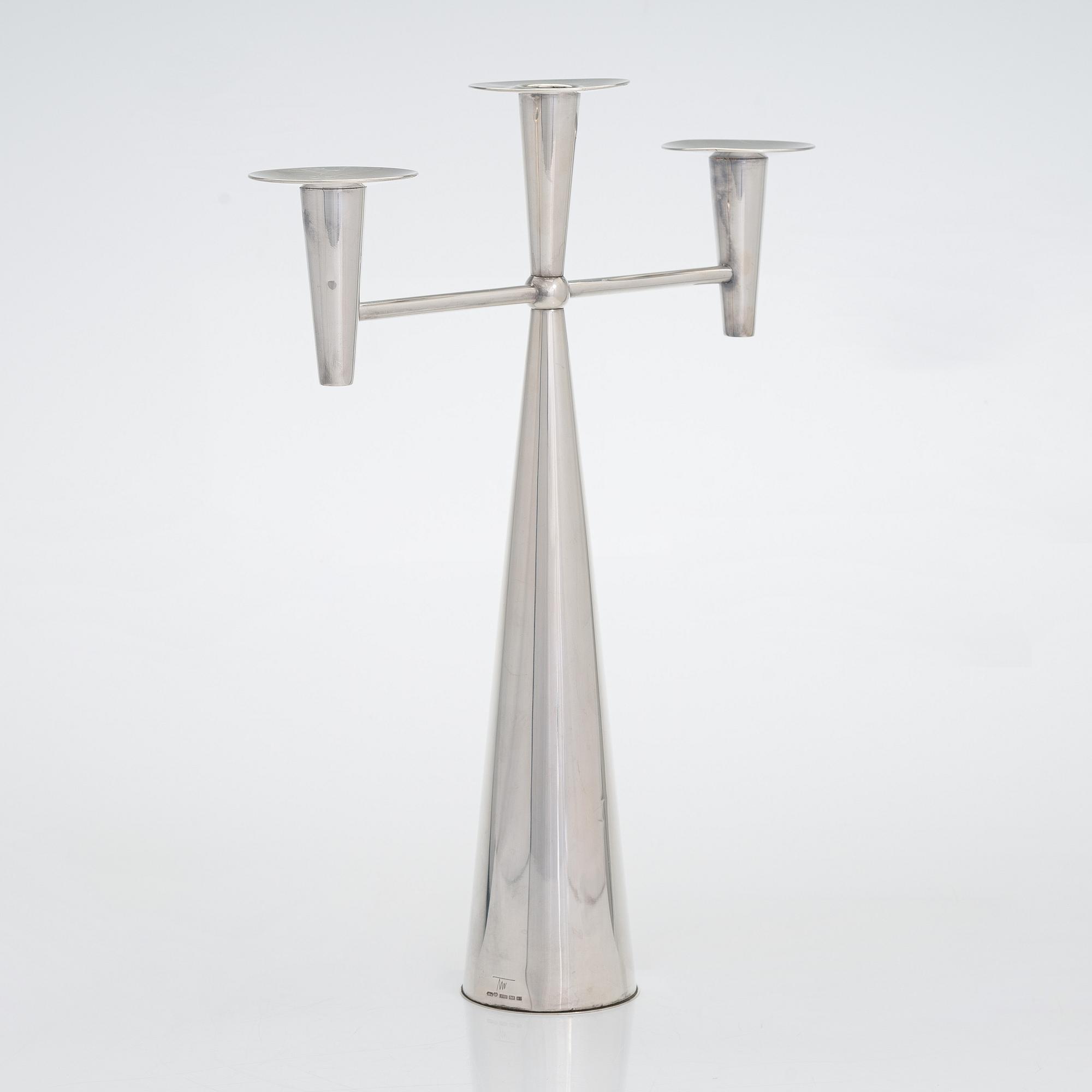 Tapio Wirkkala, kandelaber, silver, Kultakeskus, Tavastehus 1961. Höjd 33 cm.
