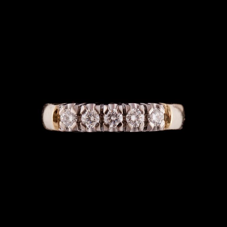 RING, 14K guld, briljantslipade diamanter. Vikt ca 4,1 g.