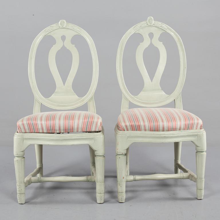 STOLAR, ett par, så kallade Svenska modellen, gustavianska, omkring år 1800.