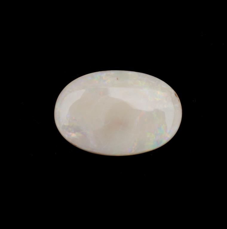 ÄDELSTENAR, 4 st,  bla vit opal, oinfattade.