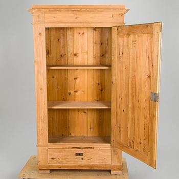 Cupboard. Folk art, Denmark, late 19th century.