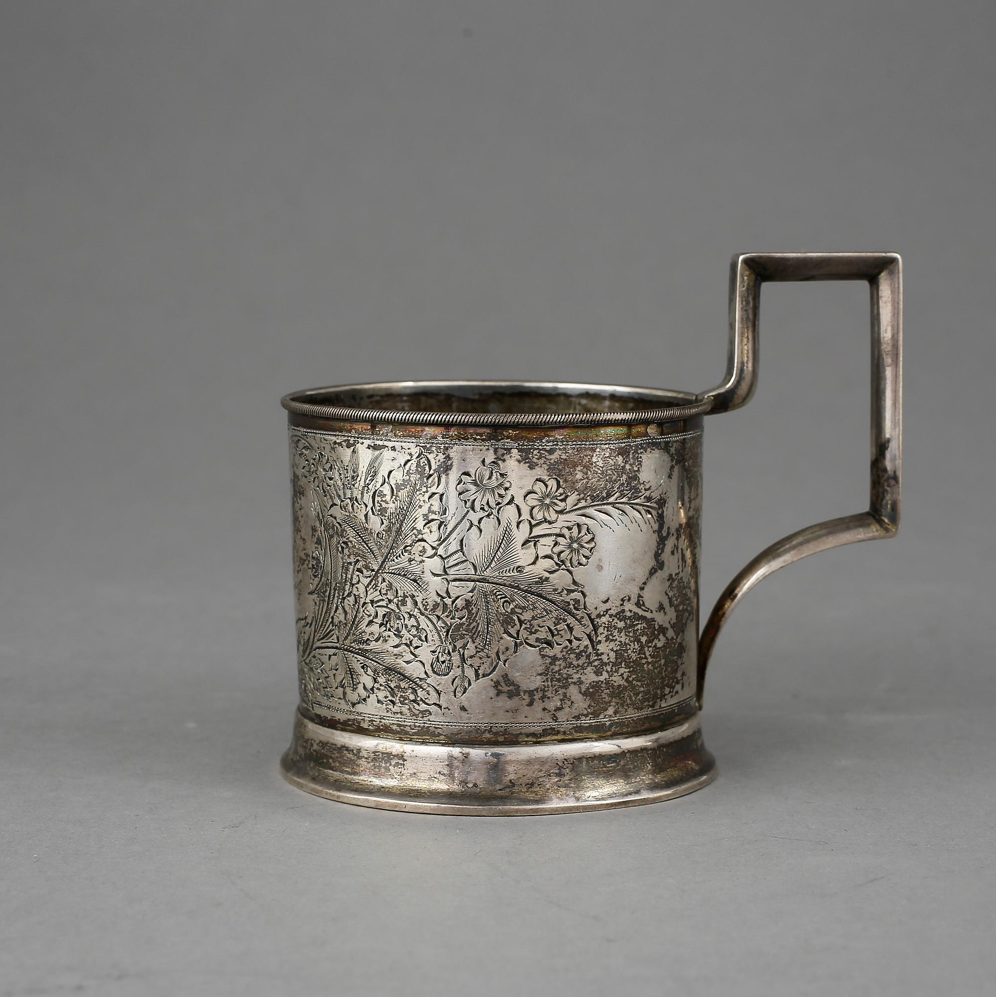 TEGLASHÅLLARE, silver, Ryssland 1891. Vikt ca 95 gram.