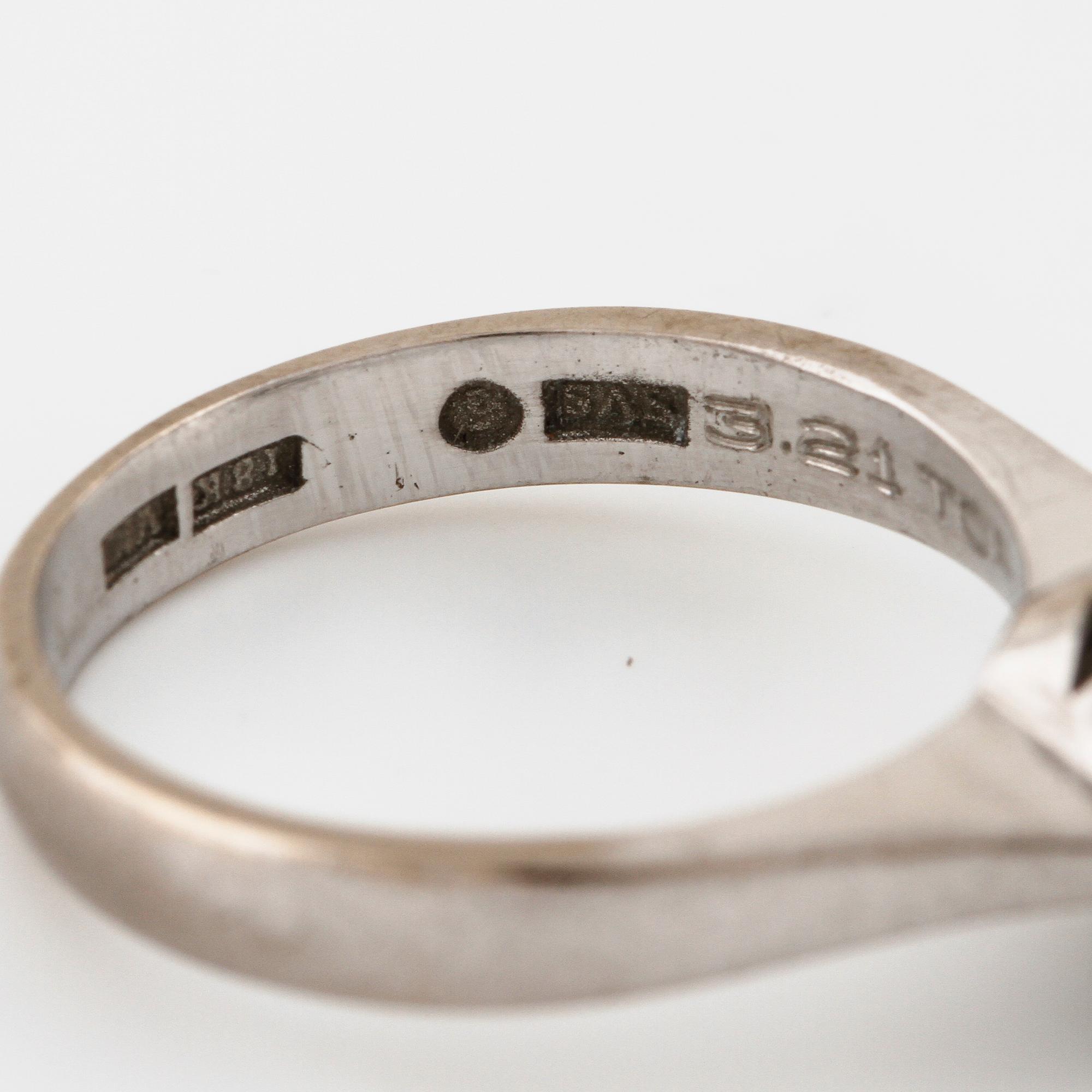 A brilliant cut diamond ring by Svante Schmidt, Hisings Backa, 1995.