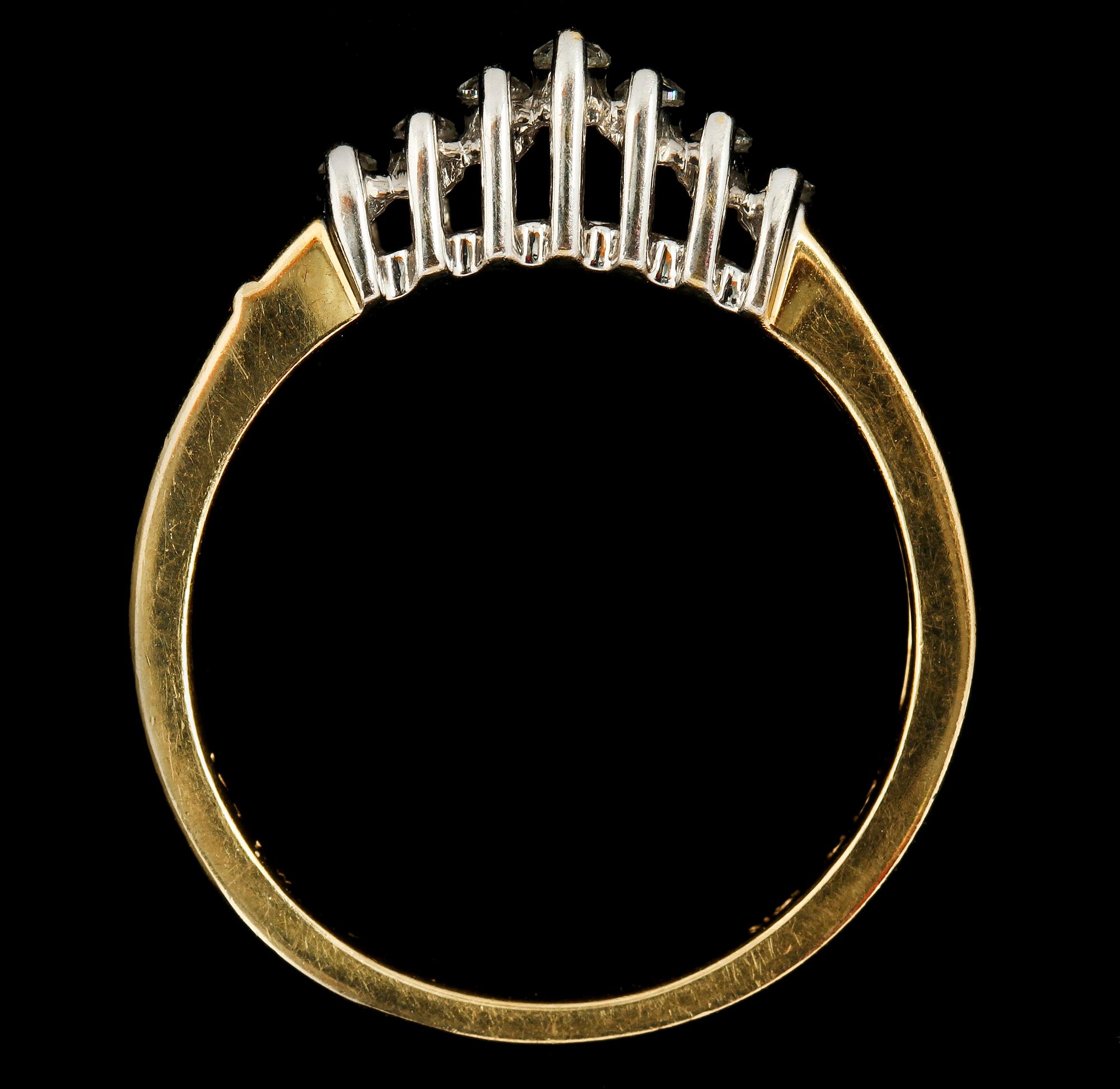 RING, 14k guld med 7 navetteslipade diamanter. Tot vikt 0.25 ct. Vikt 3 g.
