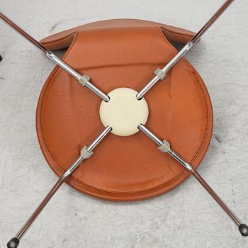 Arne Jacobsen, a set of six model 'Seven' chairs, Fritz Hansen, Denmark.