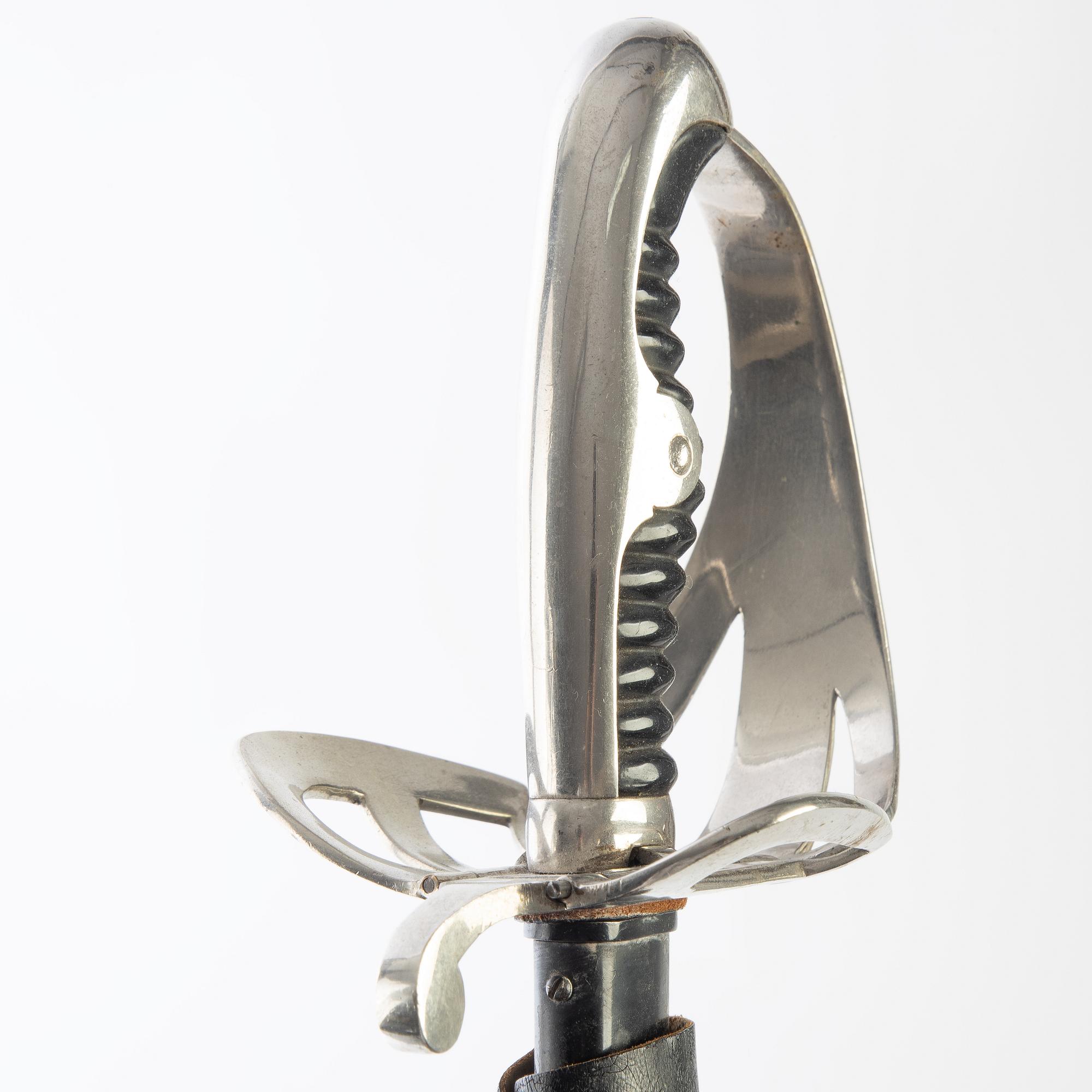 Sabel, tysk, 1900-tal, med balja.