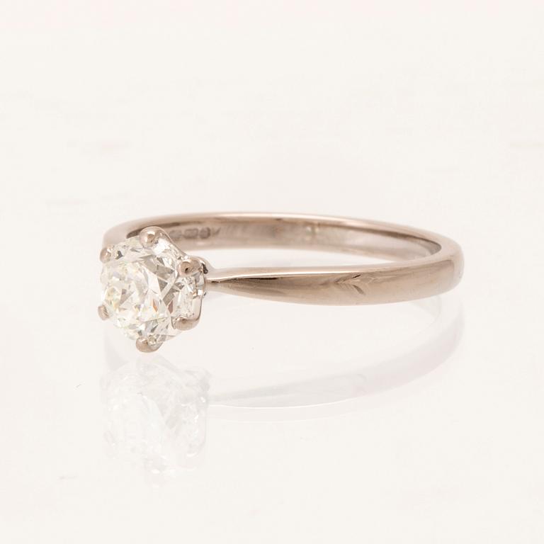 Ring solitär 18K vitguld med en rund briljantslipad diamant, 77 diamonds Birmingham, diamant med GIA Report.