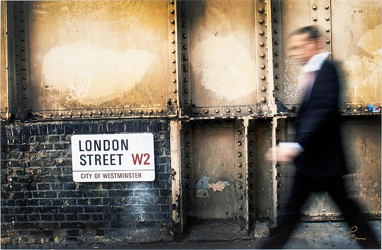 RICHARD RYAN, signerat fotografi, "London Street", 2008, Notes nr 0059, ur serien "Notes by Ryan".