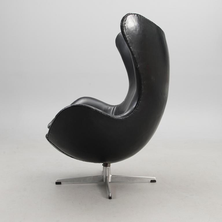 ARNE JACOBSEN,  fåtölj, "Ägget/ The Egg Chair", Arne Jacobsen, Fritz Hansen, Danmark 1960-tal.