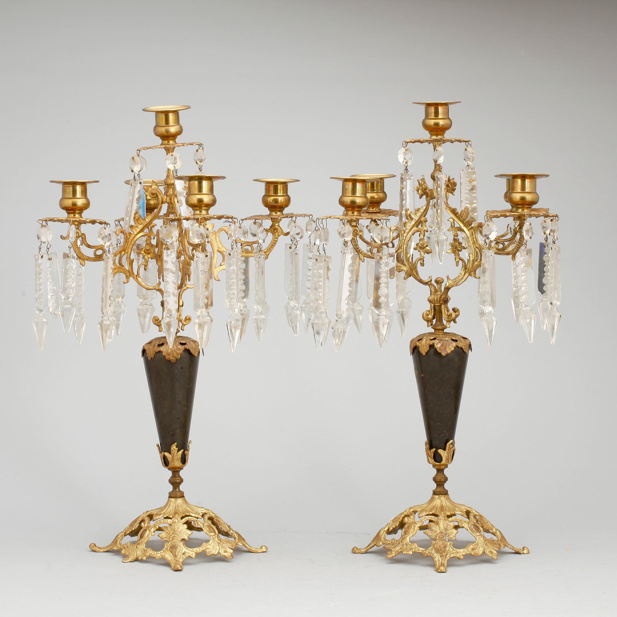 KANDELABRAR, ett par, gulmetall, oscarianska, sent 1800-tal.