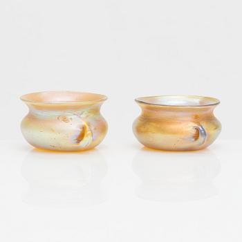 Louis Comfort Tiffany, saltkar, ett par, signerade LCT 9823, USA 1900-talets början.
