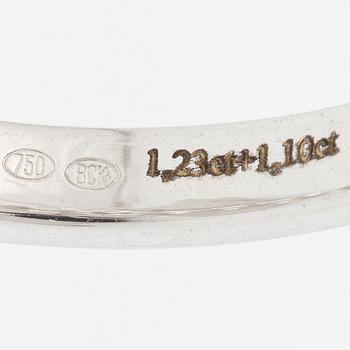 Ring 18K vitguld med briljantslipade diamanter medföljande IGI report.