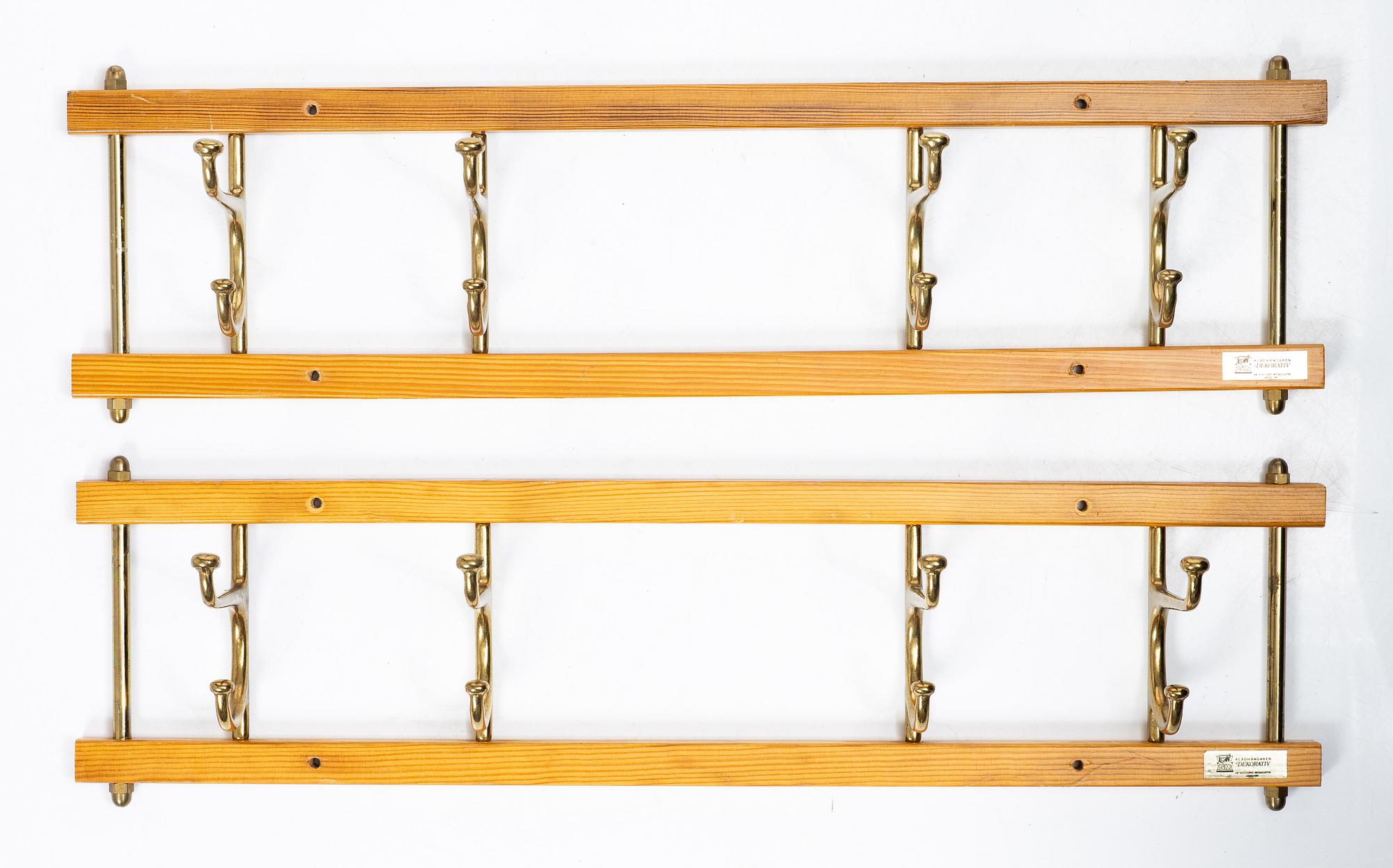 Klädhängare, ett par, "Dekorativ", Skoglunds metallgjuteri, Anderstorp, 1950/60-tal.