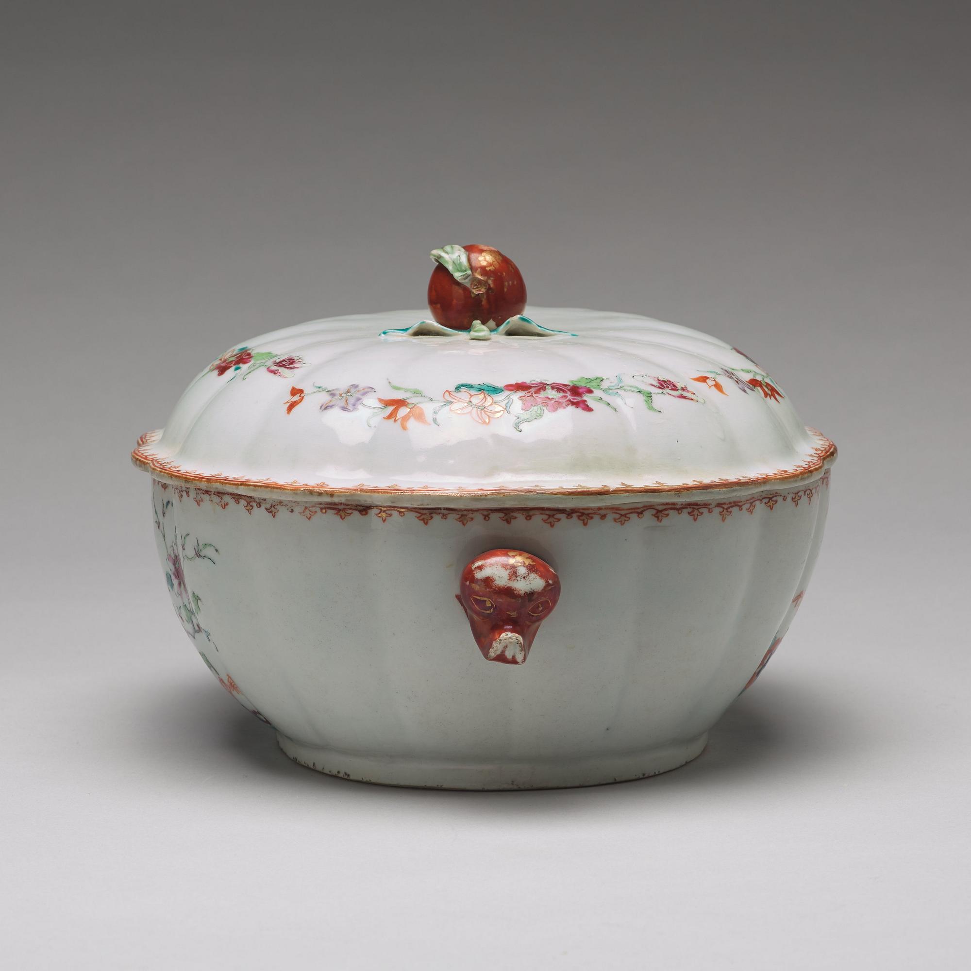 A famille rose tureen with cover, Qing dynasty, Qianlong (1736-95).
