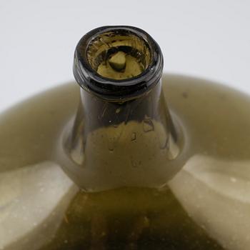 FLASKA, gröntonat glas, 1700-tal.