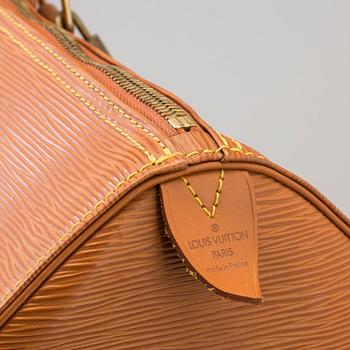 A "Keepall 50 epi" weekendbag by Louis Vuitton.