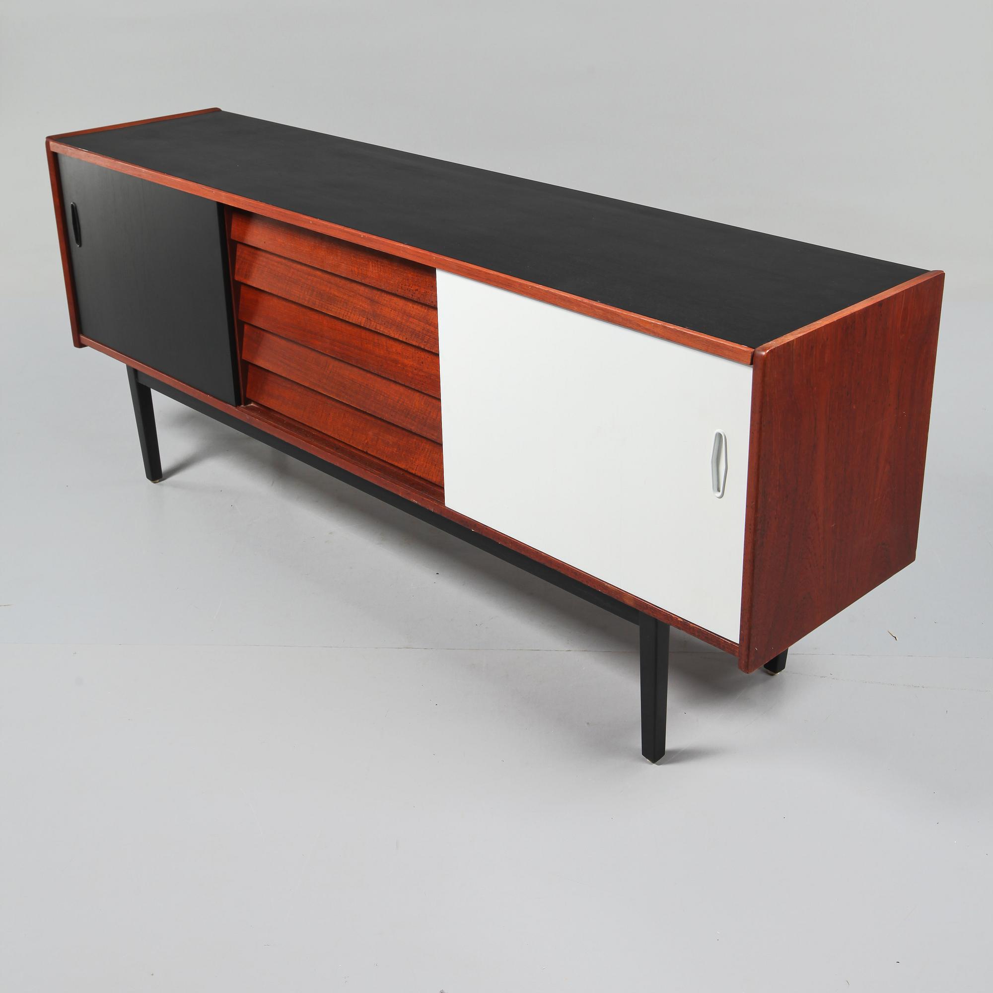 SIDEBOARD, 1900-talets andra hälft.