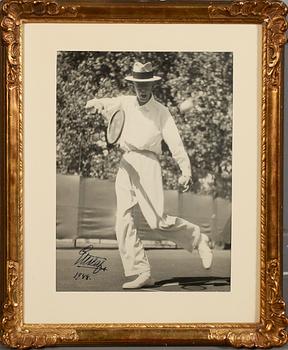 KUNGLIGT FOTOGRAFI, Gustaf V, signerad av kungen 1944.