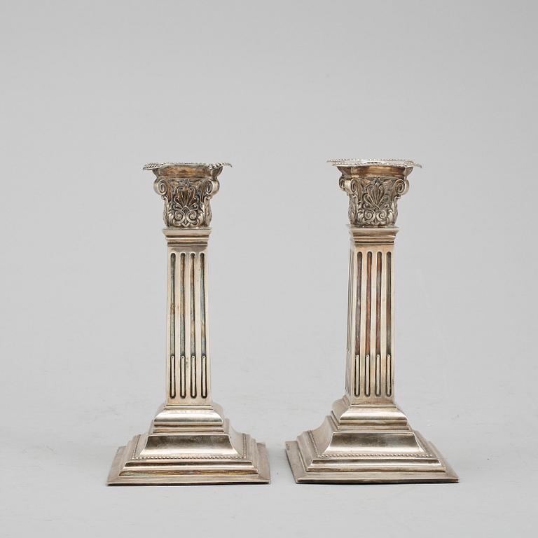 LJUSSTAKAR, ett par, silver, C G Hallberg, Stockholm, 1906.